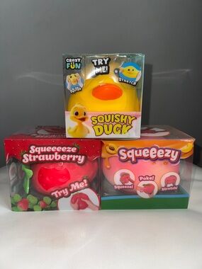 SHIPS TODAY! VIRAL Peach Strawberry Duck TikTok Sunny Days Squeezy Squishy Toy